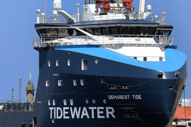 باخرة “tidewater” تصل الى مرفأ بيروت